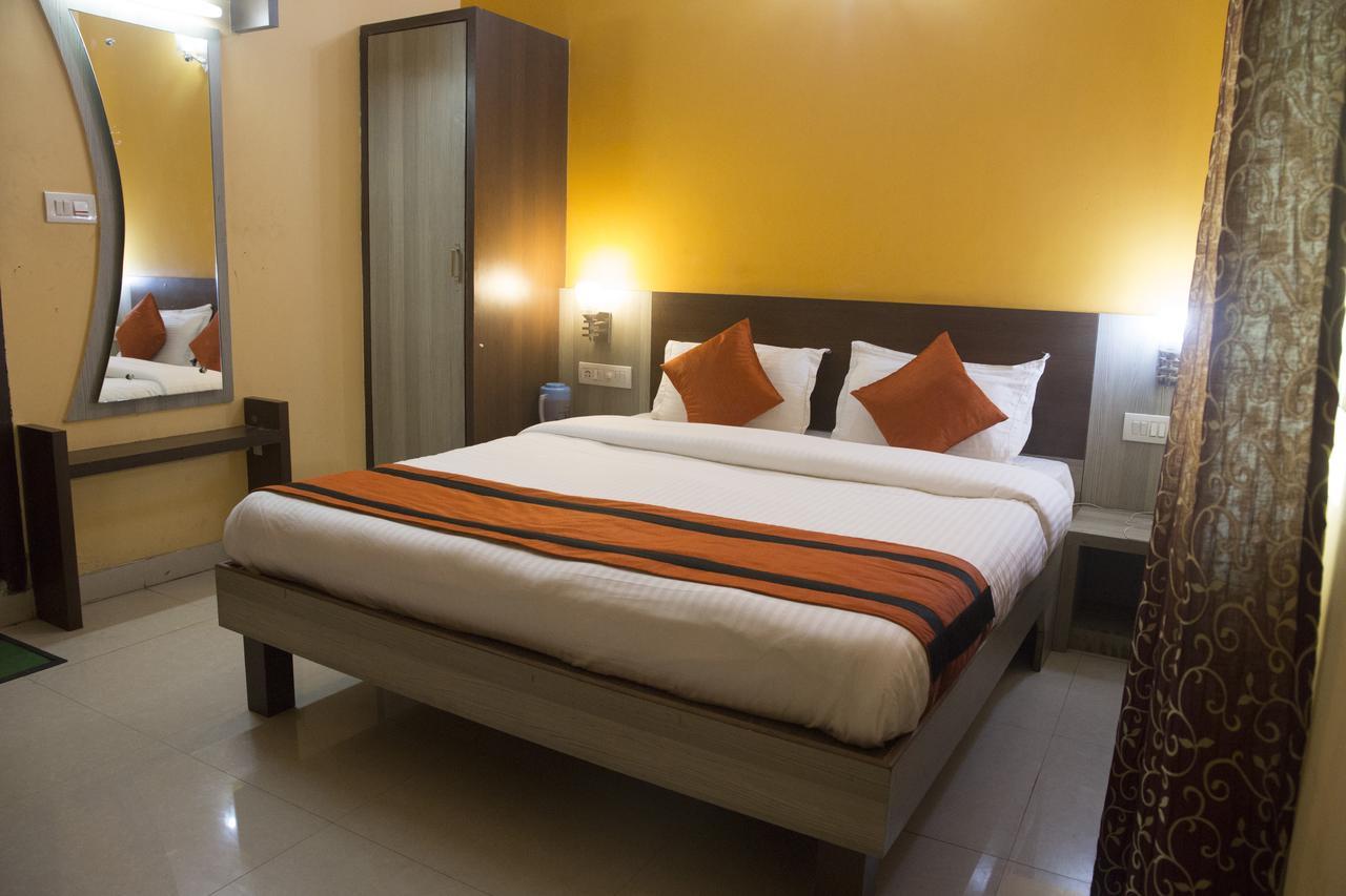 Oyo 7680 Park Lagoon Hotel Puri Eksteriør billede