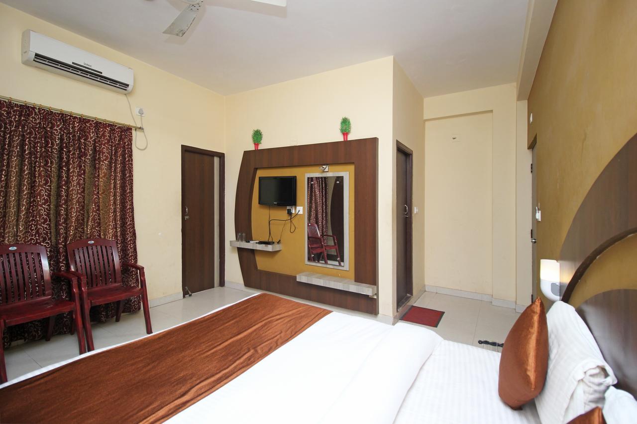 Oyo 7680 Park Lagoon Hotel Puri Eksteriør billede